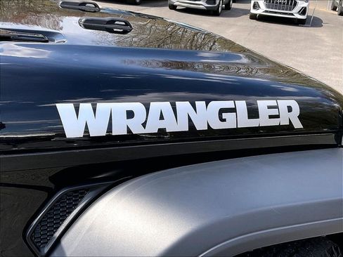 Used 2024 Jeep Wrangler Unlimited Sport AWD/4WD image 28