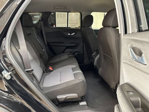 Used 2025 Chevrolet Blazer LT FWD image 27