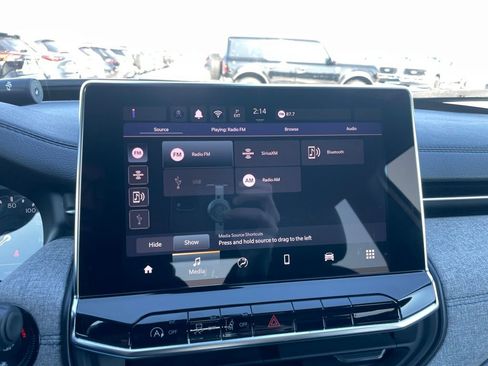 Used 2024 Jeep Compass Latitude image 16