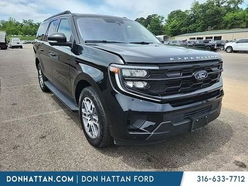 Used 2025 Ford Expedition Max Active AWD/4WD image 4