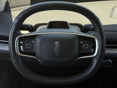 Used 2025 Lincoln Navigator Reserve AWD/4WD image 12