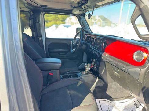 Used 2019 Jeep Wrangler Unlimited Rubicon w/ Cold Weather Group AWD/4WD image 19