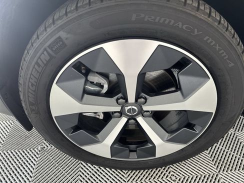 Used 2026 Volvo XC40 B5 Plus AWD/4WD image 10