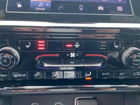 New 2026 Jeep Grand Cherokee Laredo X AWD/4WD image 10