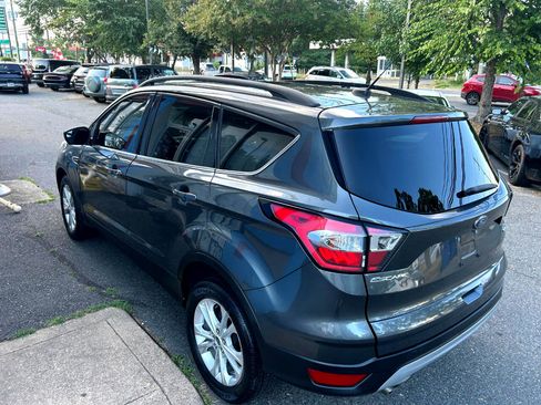Used 2018 Ford Escape SE image 7