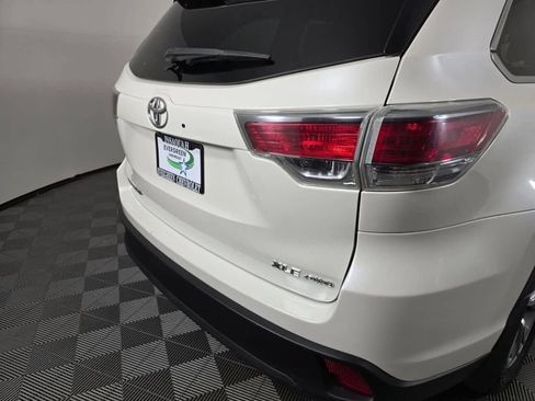 Used 2015 Toyota Highlander XLE AWD/4WD image 15