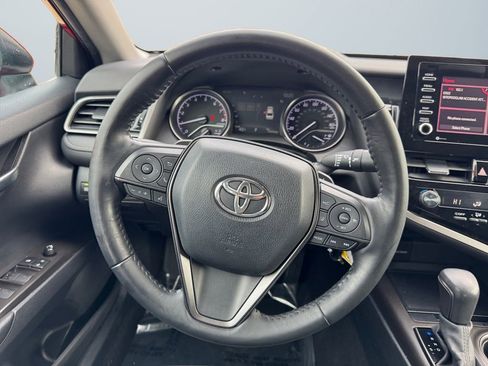 Used 2021 Toyota Camry SE w/ Cold Weather Package image 12