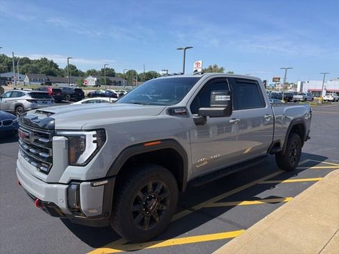Used 2024 GMC Sierra 3500 AT4 w/ AT4 Premium Plus Package AWD/4WD image 2