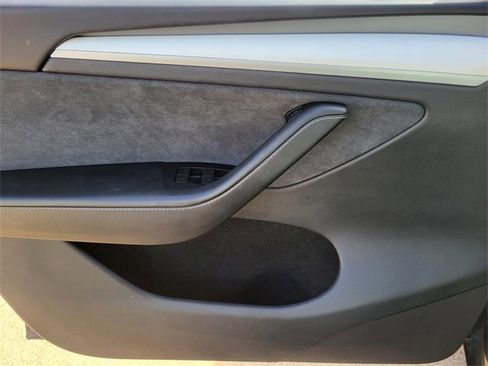 Used 2023 Tesla Model Y Long Range image 17