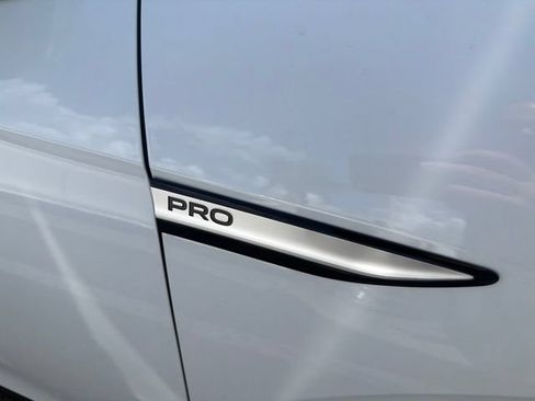 Used 2023 Volkswagen ID.4 Pro RWD image 9