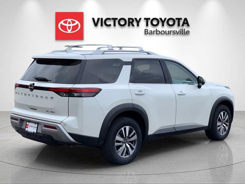 Used 2023 Nissan Pathfinder SL AWD/4WD image 7