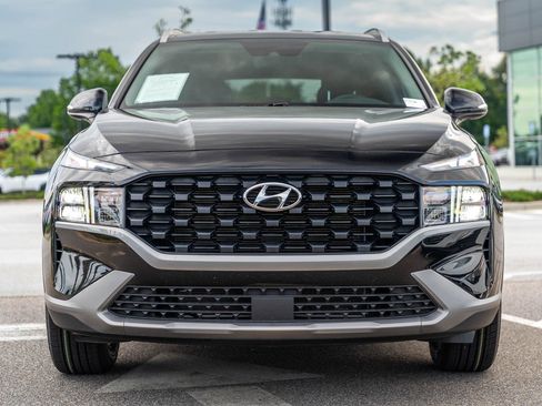 Used 2023 Hyundai Santa Fe SEL FWD image 2