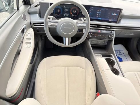 Used 2025 Hyundai Sonata SEL FWD image 15