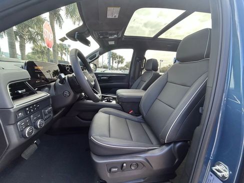 New 2026 Chevrolet Suburban Premier w/ Sun And Tow Package AWD/4WD image 13