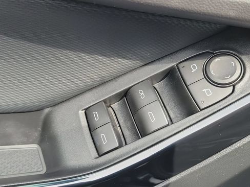 Certified 2025 Chevrolet Equinox LT FWD image 23