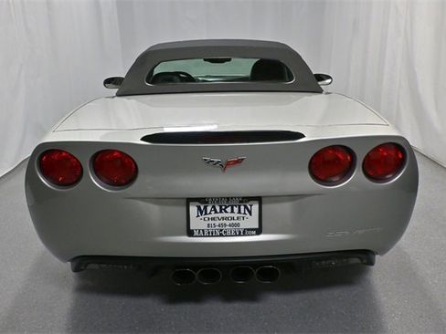 Used 2006 Chevrolet Corvette Base w/ Preferred Equipment Group image 4