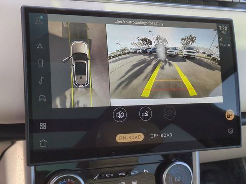 Used 2023 Land Rover Range Rover SE image 17