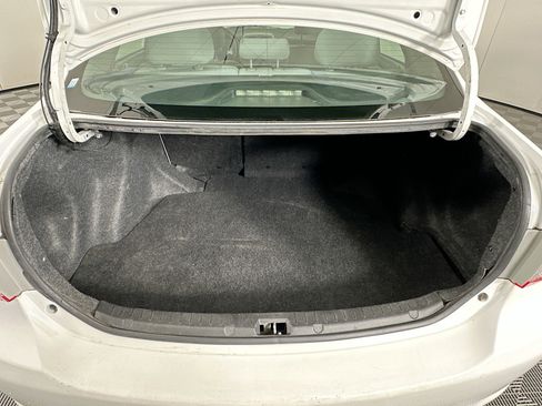 Used 2011 Toyota Corolla LE image 25