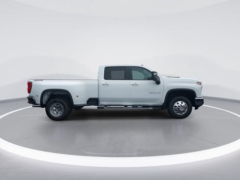 New 2026 Chevrolet Silverado 3500 LT w/ All Star Edition AWD/4WD image 9
