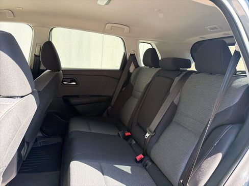 Used 2023 Nissan Rogue SV FWD image 14