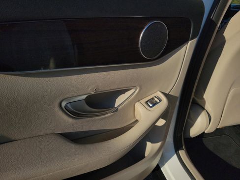 Certified 2022 Mercedes-Benz GLC 300 image 11