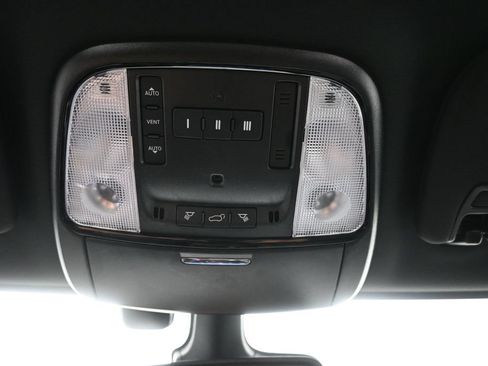Used 2025 Dodge Durango R/T w/ Blacktop Package AWD/4WD image 22
