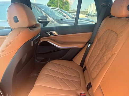 Used 2023 BMW X5 xDrive40i w/ Premium Package AWD/4WD image 10