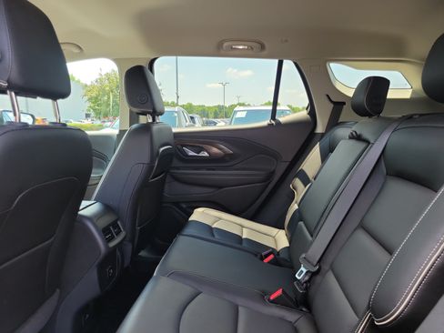 Used 2018 GMC Terrain Denali w/ Driver Alert Package II AWD/4WD image 11