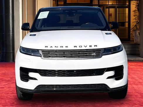 Used 2023 Land Rover Range Rover Sport SE AWD/4WD image 3