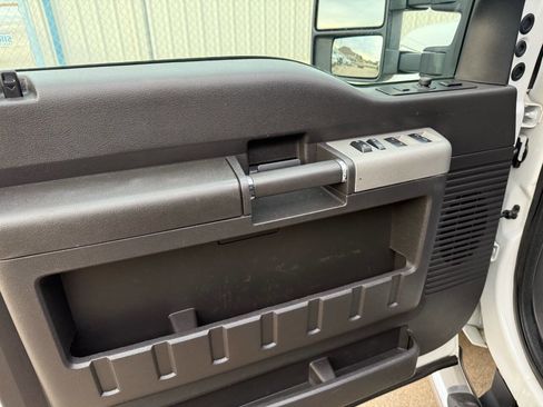 Used 2015 Ford F350 Lariat w/ Lariat Interior Package image 17