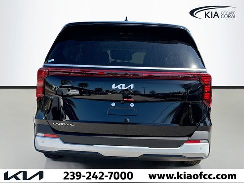 New 2026 Kia Carnival image 4