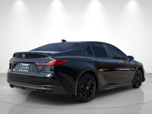 Used 2025 Toyota Camry SE AWD/4WD image 5