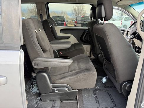 Used 2016 Dodge Grand Caravan SXT w/ Rear Park Assist Package image 22
