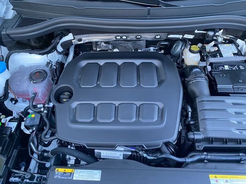 New 2026 Volkswagen Tiguan SEL R-Line image 10