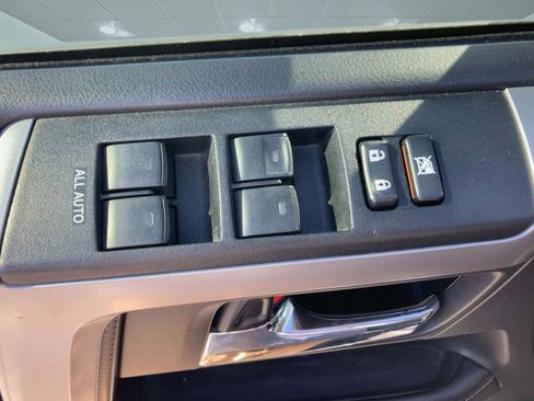 Used 2017 Toyota 4Runner SR5 image 12