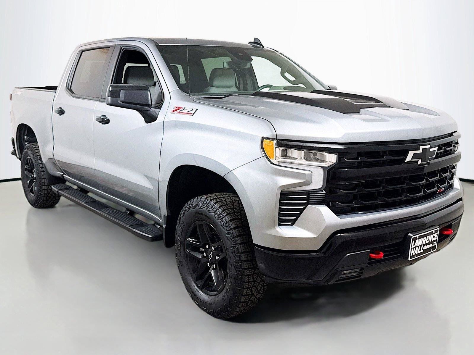 Used 2024 Chevrolet Silverado 1500 LT Trail Boss w/ Convenience Package II AWD/4WD image 3