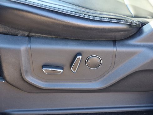 Used 2016 Ford F150 Lariat image 19