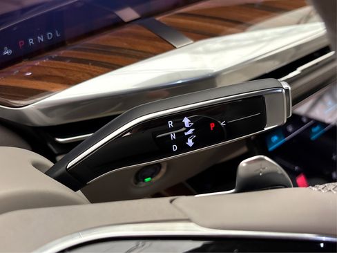 New 2025 Cadillac Escalade Sport Platinum AWD/4WD image 29