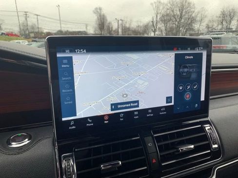 Used 2024 Lincoln Navigator Premiere image 18