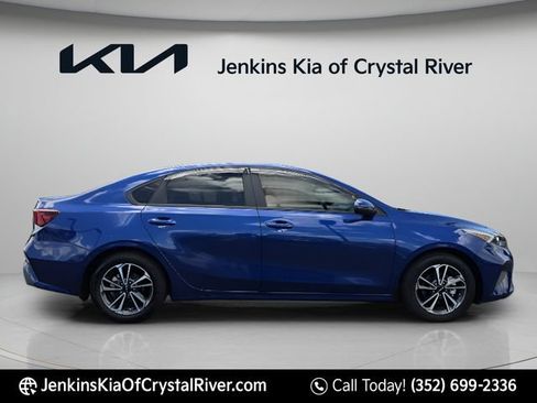 Used 2024 Kia Forte LXS w/ LXS Technology Package FWD image 4