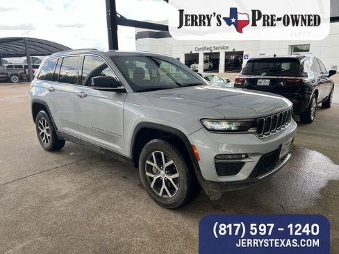 Used 2024 Jeep Grand Cherokee Limited w/ Trailer Tow Package RWD image 2