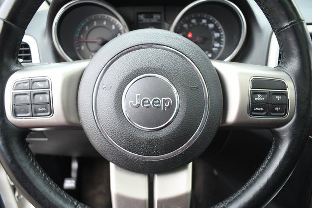 Used 2012 Jeep Grand Cherokee Limited w/ Luxury Group II AWD/4WD image 31