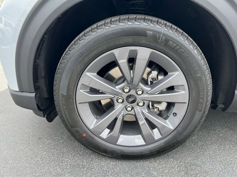 New 2026 Ford Explorer Active AWD/4WD image 13