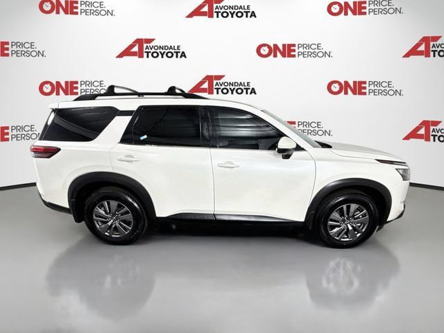Used 2023 Nissan Pathfinder SV w/ SV Premium Package AWD/4WD image 8