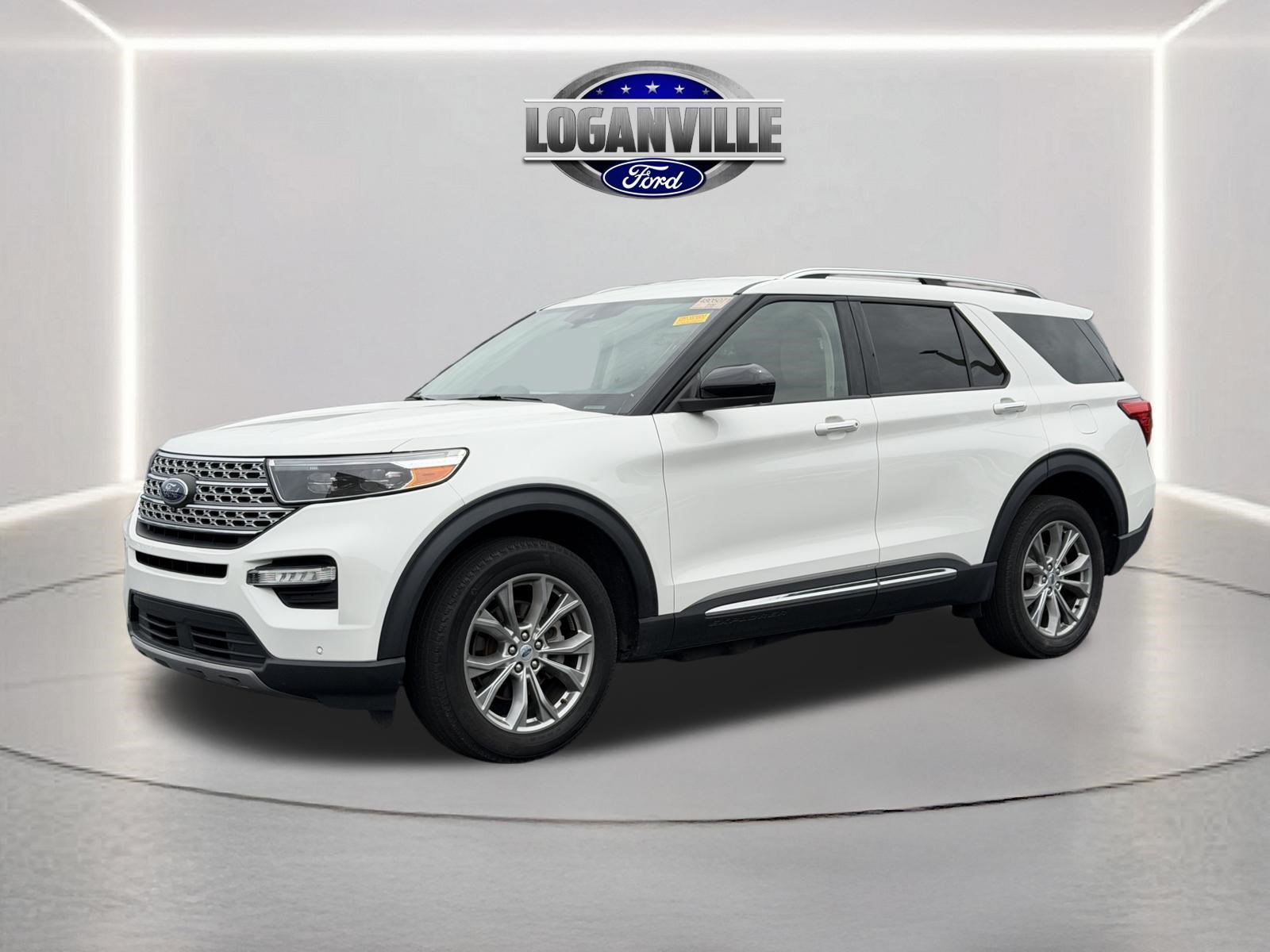 Certified 2022 Ford Explorer Limited AWD/4WD image 1