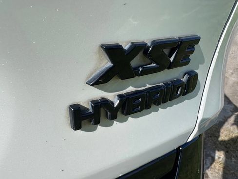 Used 2024 Toyota RAV4 XSE AWD/4WD image 12