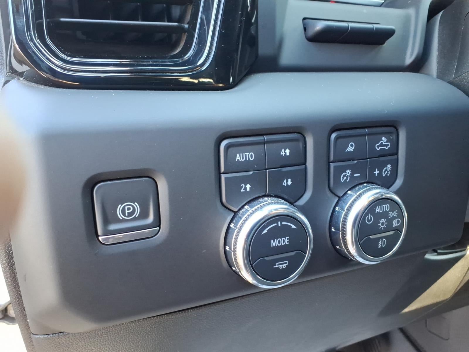 Used 2023 GMC Sierra 1500 AT4 w/ Technology Package AWD/4WD image 24