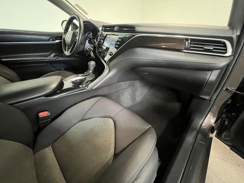 Used 2018 Toyota Camry LE FWD image 10