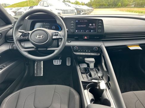 New 2026 Hyundai Elantra SEL Sport Premium FWD image 23