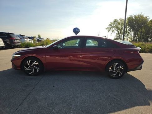 Certified 2025 Hyundai Elantra Sport FWD image 8